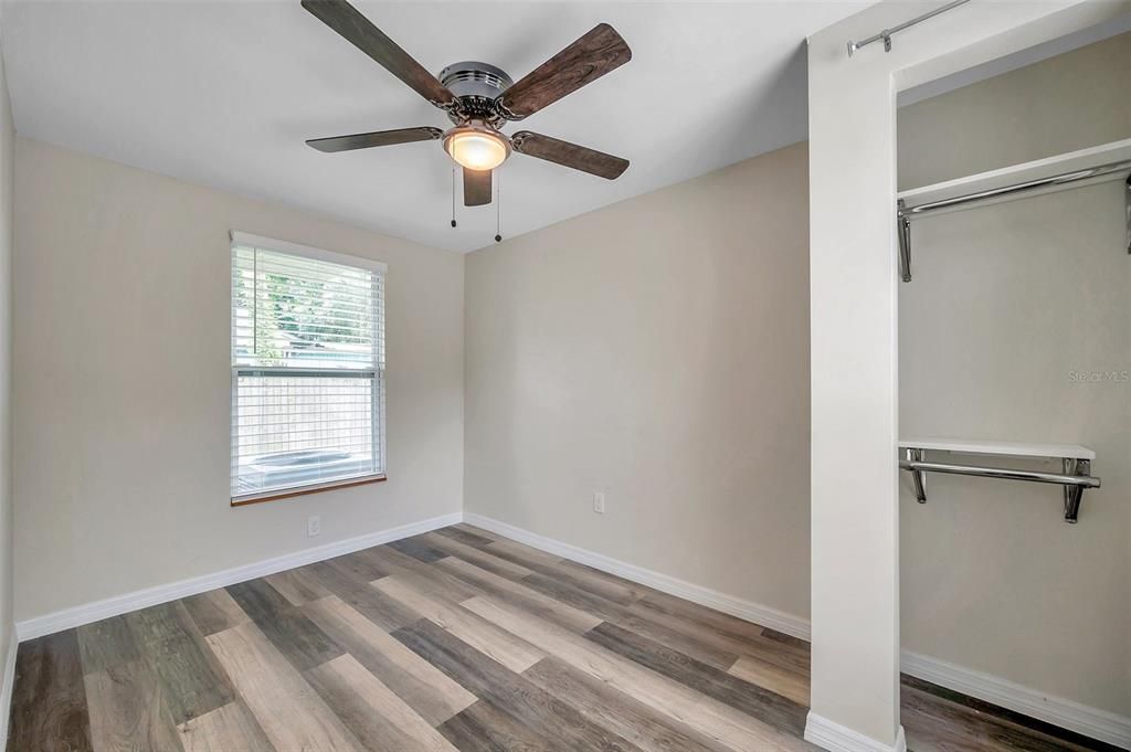 Active With Contract: $1,600 (2 beds, 1 baths, 400 Square Feet)