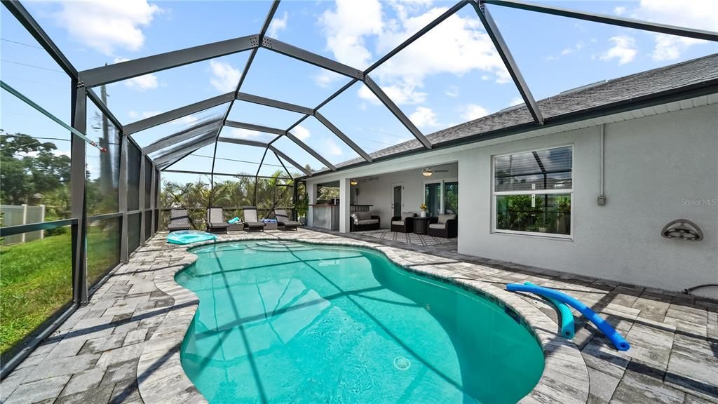 Activo con contrato: $650,000 (3 camas, 2 baños, 1683 Pies cuadrados)