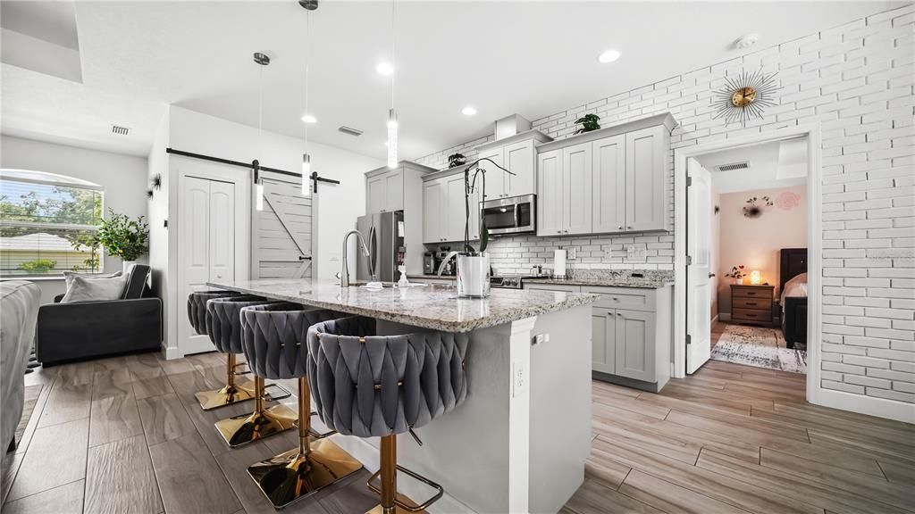 Activo con contrato: $650,000 (3 camas, 2 baños, 1683 Pies cuadrados)