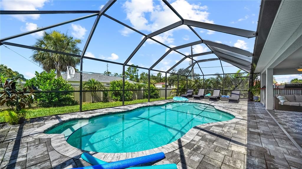 Activo con contrato: $650,000 (3 camas, 2 baños, 1683 Pies cuadrados)