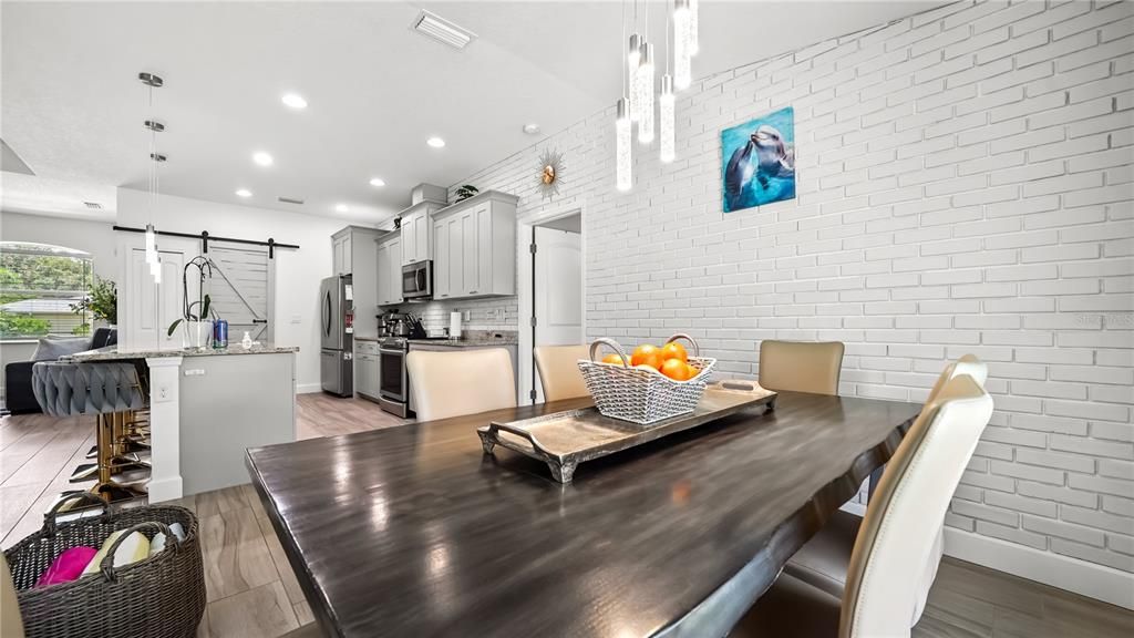 Activo con contrato: $650,000 (3 camas, 2 baños, 1683 Pies cuadrados)