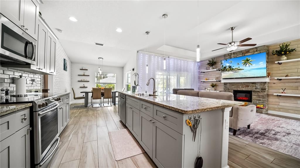 Activo con contrato: $650,000 (3 camas, 2 baños, 1683 Pies cuadrados)