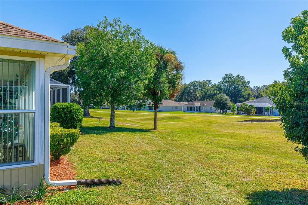 For Sale: $329,900 (2 beds, 2 baths, 1716 Square Feet)