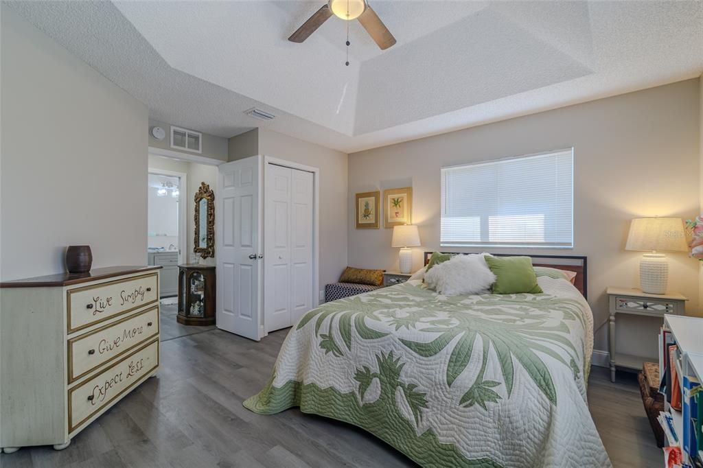 For Sale: $329,900 (2 beds, 2 baths, 1716 Square Feet)