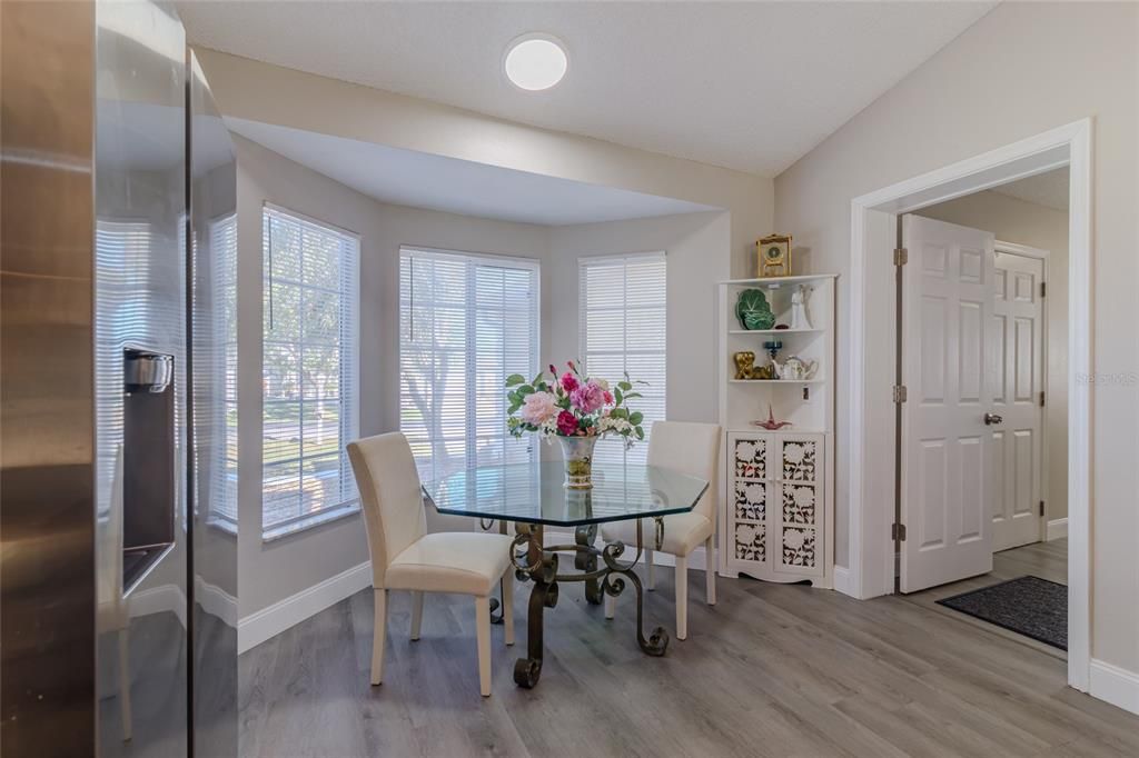 For Sale: $329,900 (2 beds, 2 baths, 1716 Square Feet)