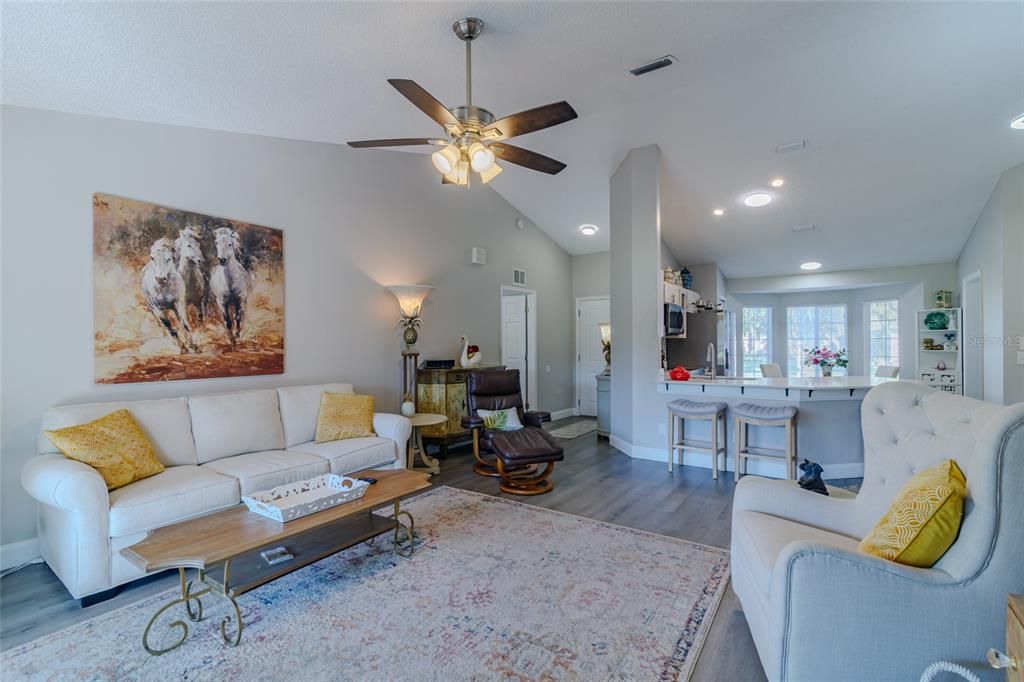 For Sale: $329,900 (2 beds, 2 baths, 1716 Square Feet)