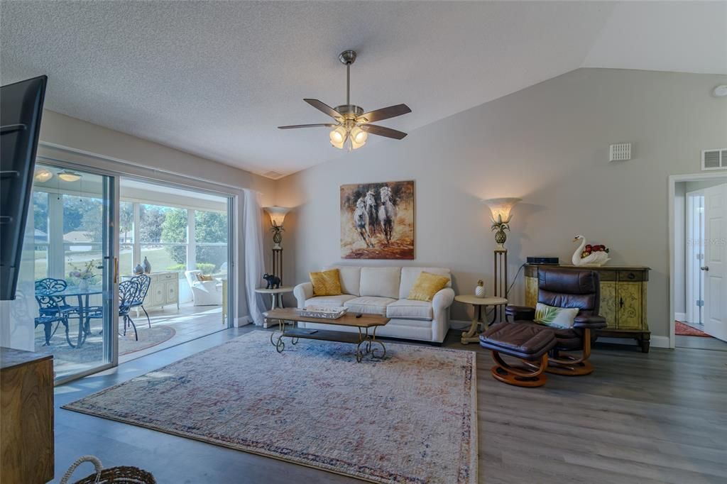 For Sale: $329,900 (2 beds, 2 baths, 1716 Square Feet)