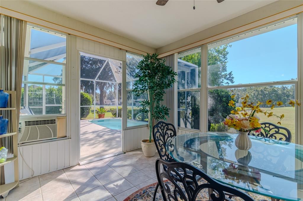 For Sale: $329,900 (2 beds, 2 baths, 1716 Square Feet)