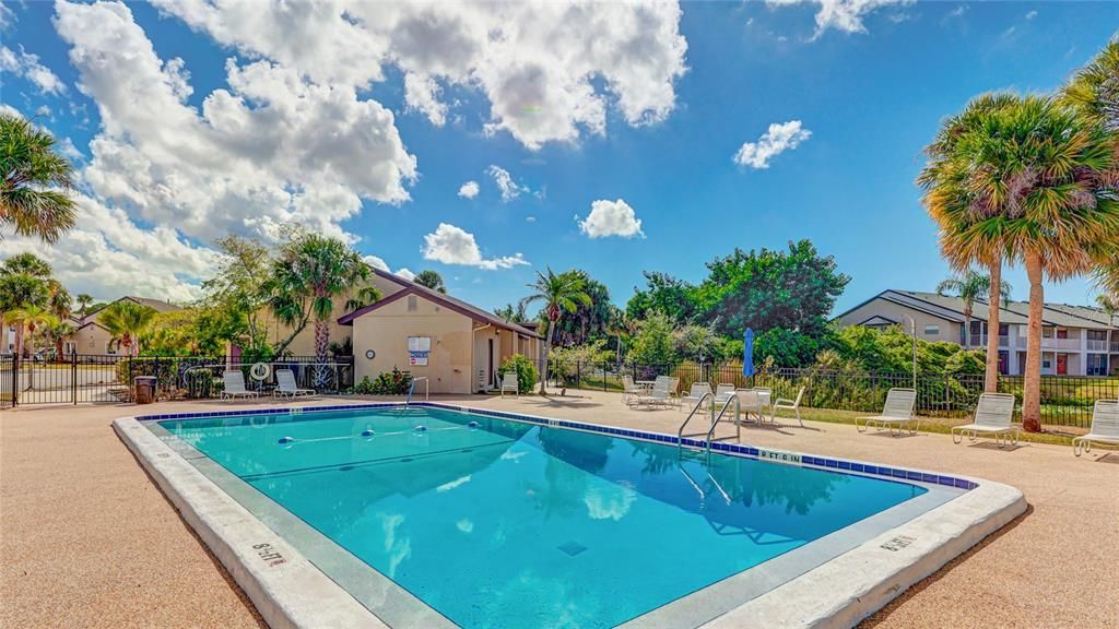 Active With Contract: $110,000 (2 beds, 1 baths, 912 Square Feet)