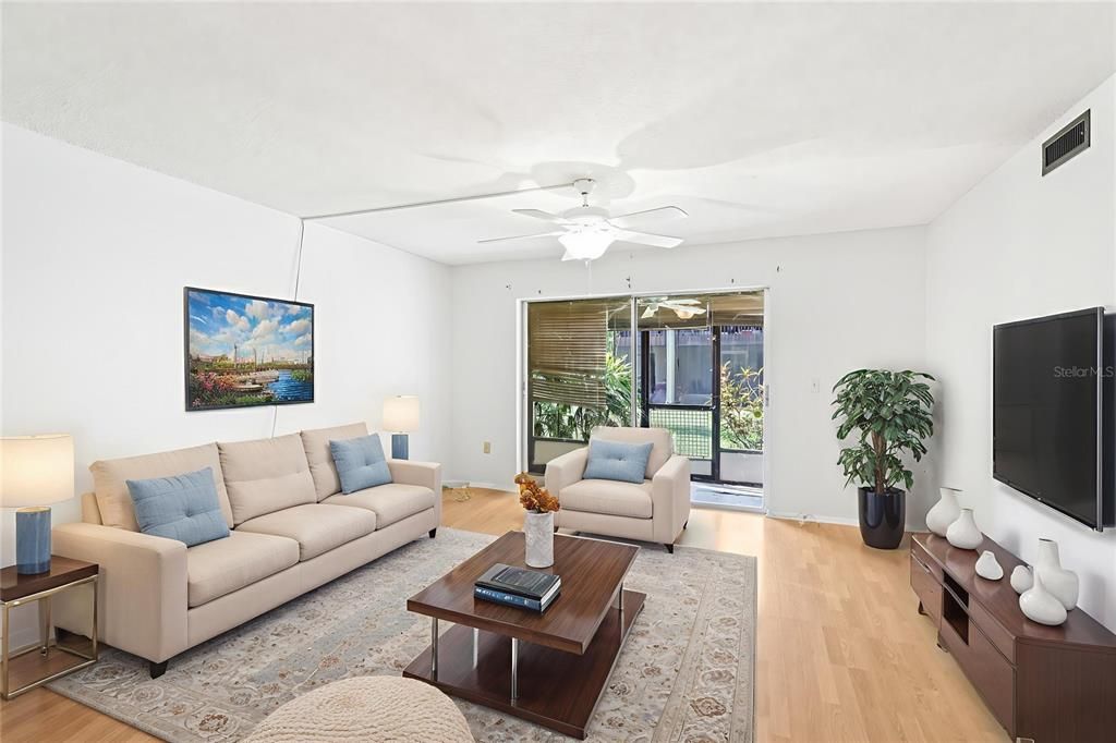 Active With Contract: $110,000 (2 beds, 1 baths, 912 Square Feet)