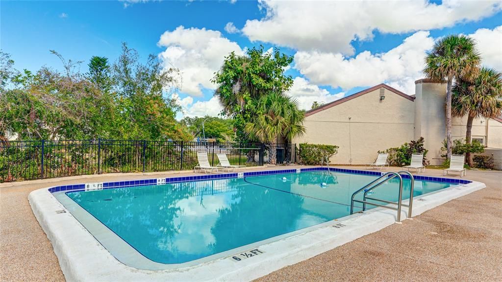 Active With Contract: $110,000 (2 beds, 1 baths, 912 Square Feet)