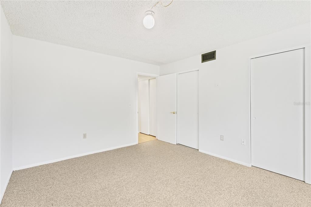 Active With Contract: $110,000 (2 beds, 1 baths, 912 Square Feet)