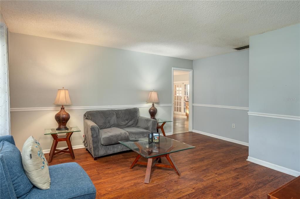 En Venta: $295,000 (4 camas, 2 baños, 1864 Pies cuadrados)