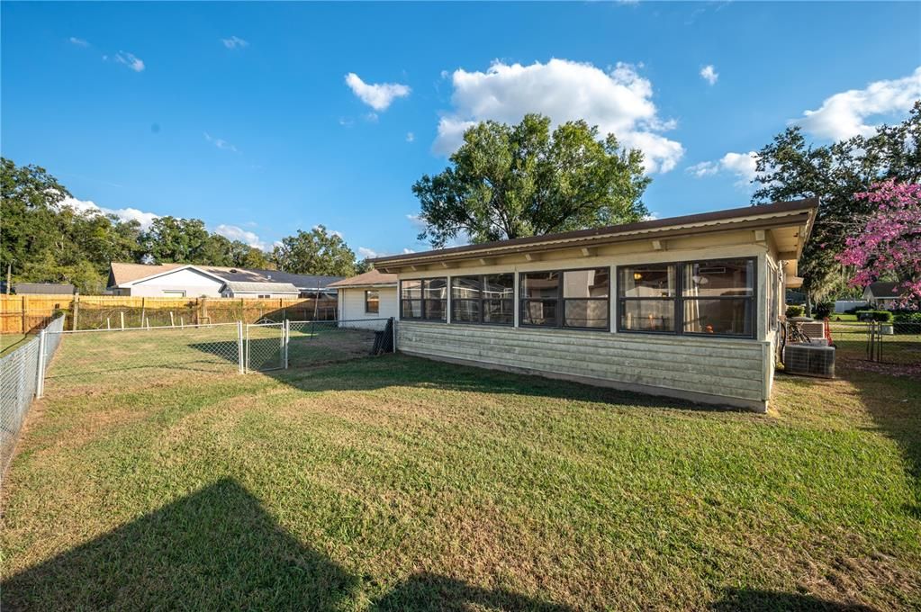 En Venta: $295,000 (4 camas, 2 baños, 1864 Pies cuadrados)