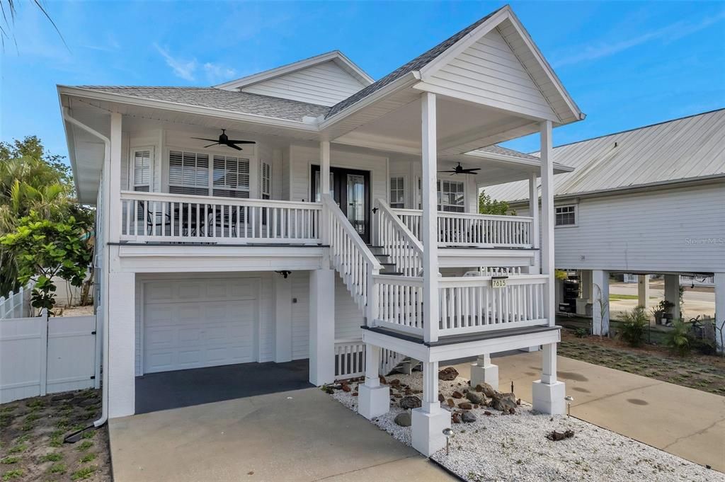 合同活跃: $6,000 (3 贝兹, 2 浴室, 1606 平方英尺)