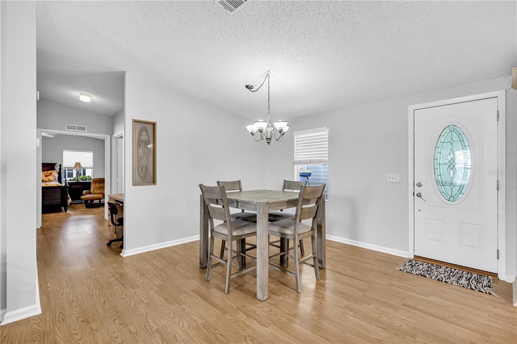 待售: $234,500 (2 贝兹, 2 浴室, 1248 平方英尺)