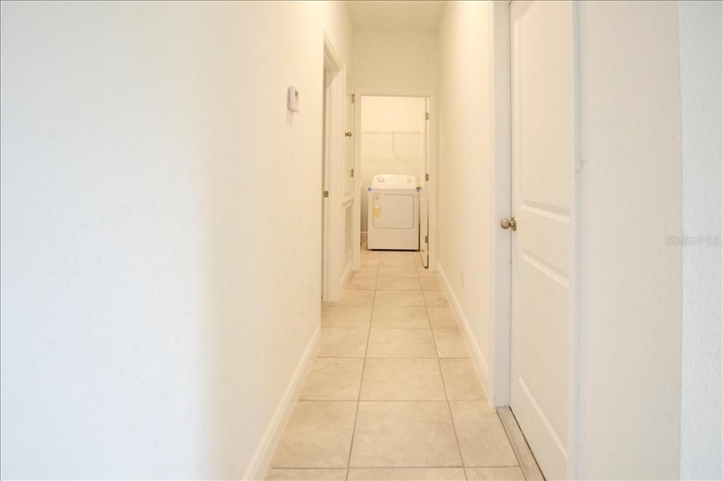 待售: $299,000 (4 贝兹, 2 浴室, 1580 平方英尺)