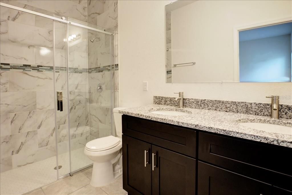 待售: $299,000 (4 贝兹, 2 浴室, 1580 平方英尺)