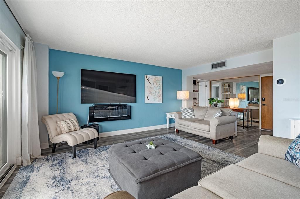 待售: $524,000 (2 贝兹, 2 浴室, 1331 平方英尺)