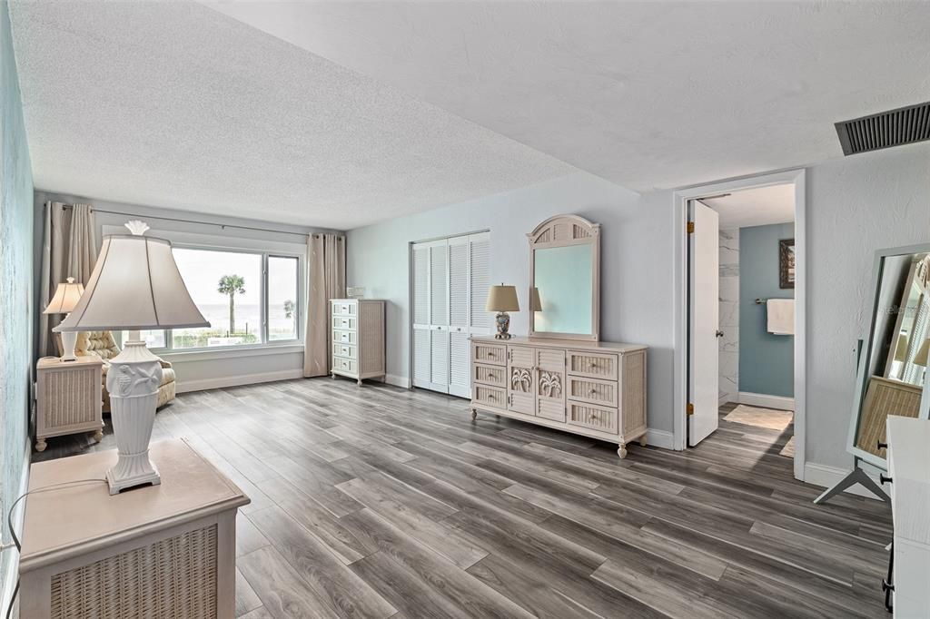 待售: $524,000 (2 贝兹, 2 浴室, 1331 平方英尺)