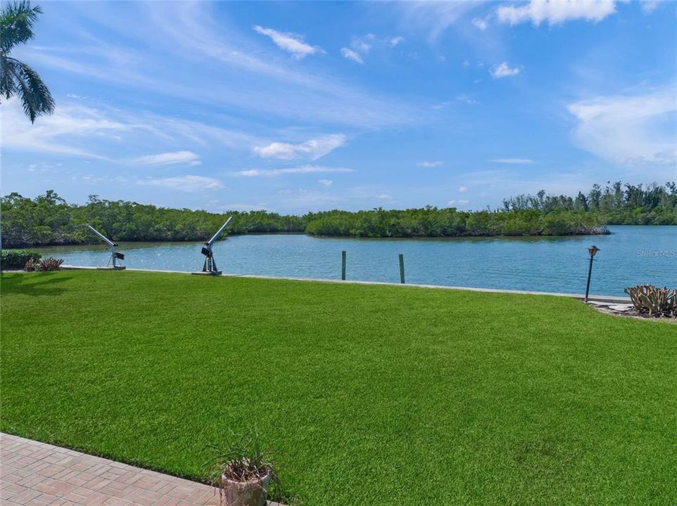 For Sale: $3,500,000 (0.37 acres)