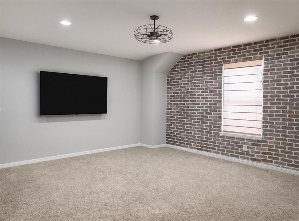 For Rent: $2,750 (3 beds, 2 baths, 1905 Square Feet)