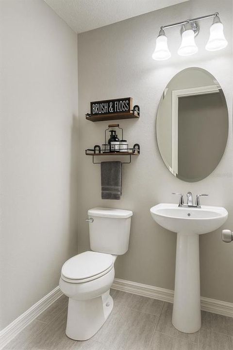 For Rent: $2,750 (3 beds, 2 baths, 1905 Square Feet)