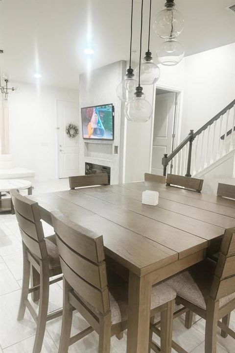 For Rent: $2,750 (3 beds, 2 baths, 1905 Square Feet)