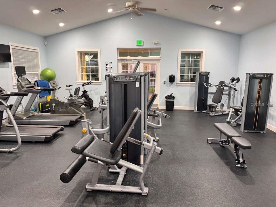 For Rent: $2,750 (3 beds, 2 baths, 1905 Square Feet)