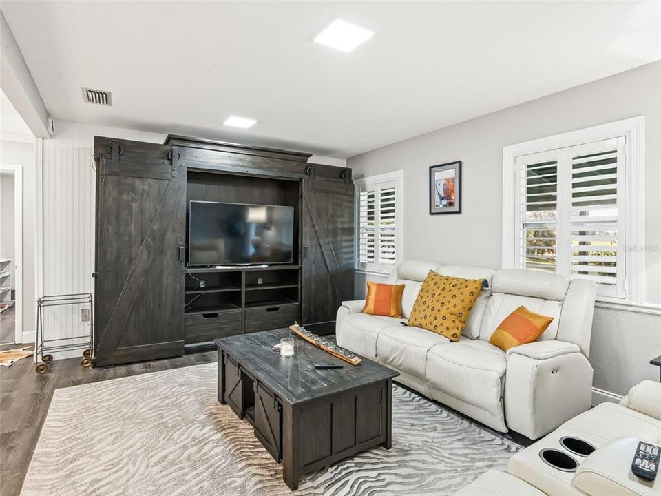 待售: $575,000 (3 贝兹, 2 浴室, 1342 平方英尺)