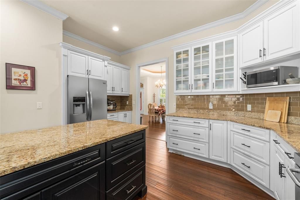 For Sale: $949,900 (4 beds, 3 baths, 3284 Square Feet)