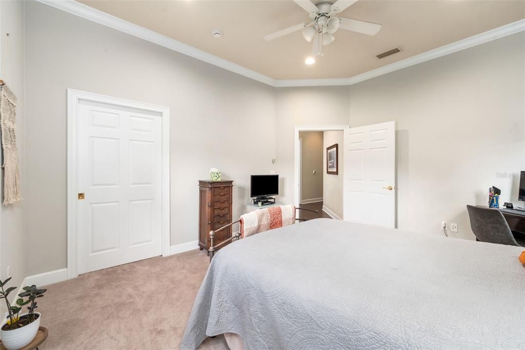 For Sale: $949,900 (4 beds, 3 baths, 3284 Square Feet)