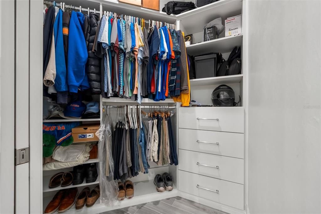 For Sale: $949,900 (4 beds, 3 baths, 3284 Square Feet)