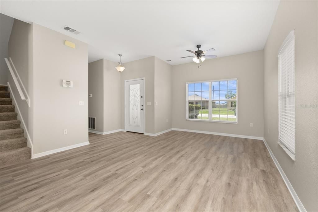 待售: $345,900 (4 贝兹, 3 浴室, 2357 平方英尺)