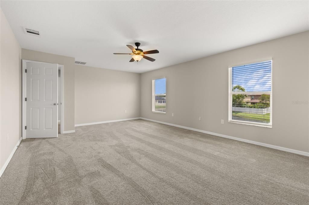 待售: $345,900 (4 贝兹, 3 浴室, 2357 平方英尺)