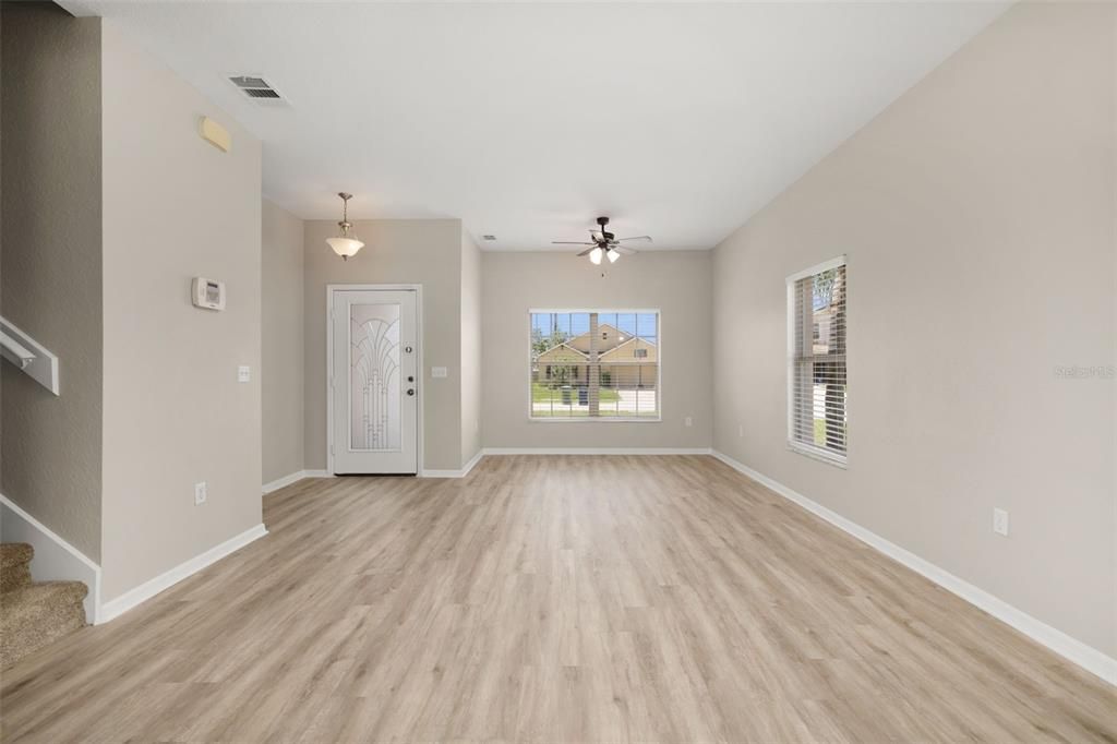 待售: $345,900 (4 贝兹, 3 浴室, 2357 平方英尺)