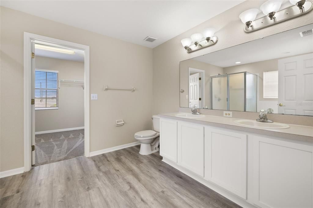 待售: $345,900 (4 贝兹, 3 浴室, 2357 平方英尺)