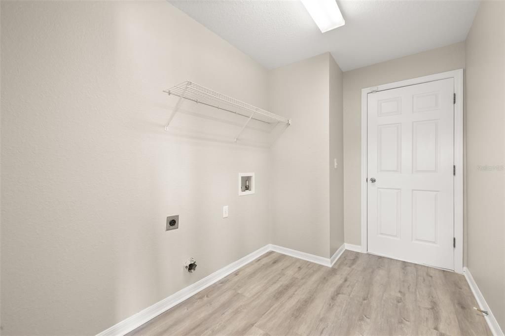 待售: $345,900 (4 贝兹, 3 浴室, 2357 平方英尺)