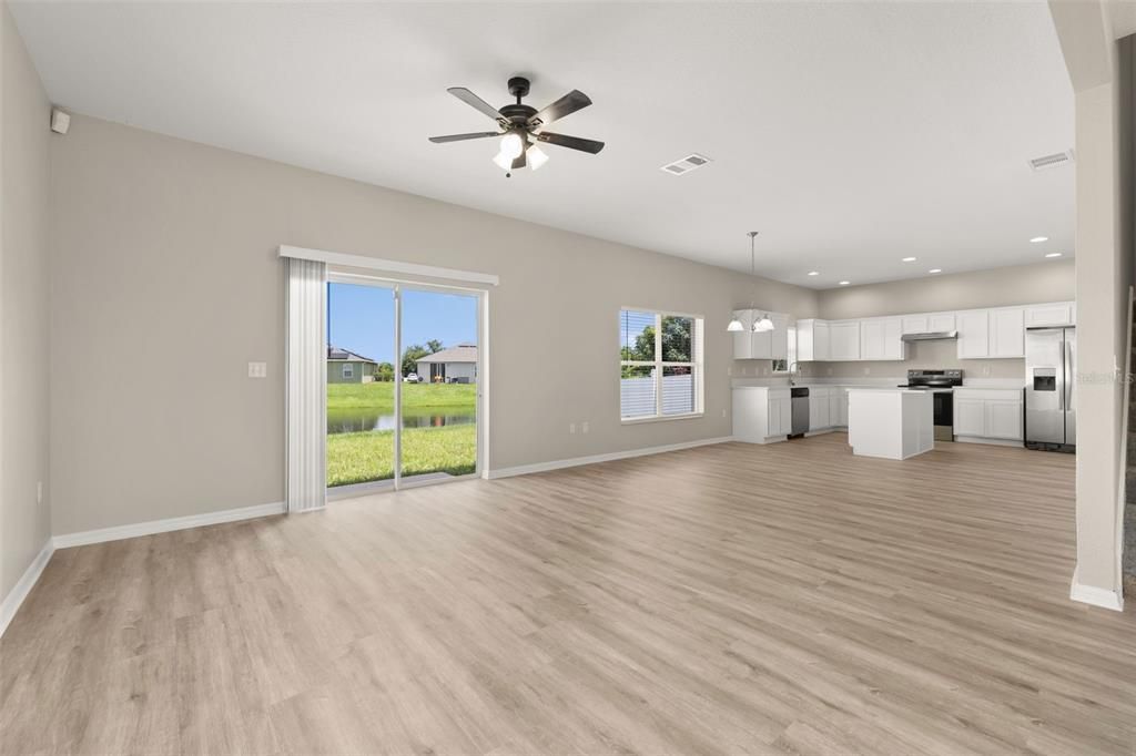 待售: $345,900 (4 贝兹, 3 浴室, 2357 平方英尺)