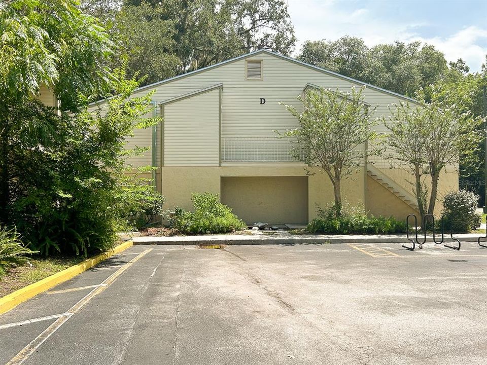 出租: $1,150 (1 贝兹, 1 浴室, 576 平方英尺)