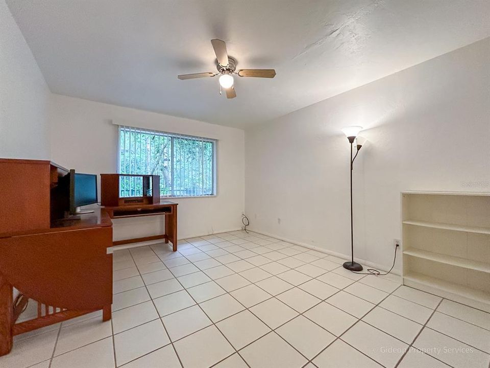 出租: $1,150 (1 贝兹, 1 浴室, 576 平方英尺)