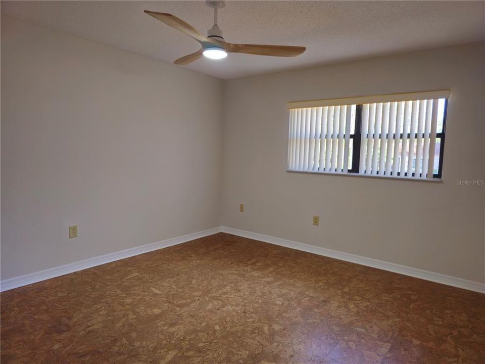 出租: $1,600 (2 贝兹, 1 浴室, 812 平方英尺)