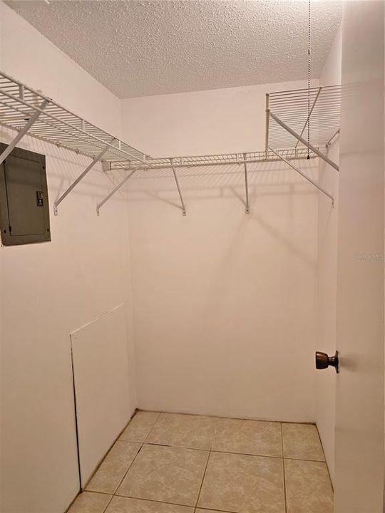 出租: $1,600 (2 贝兹, 1 浴室, 812 平方英尺)