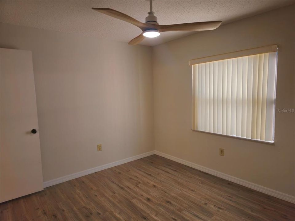 出租: $1,600 (2 贝兹, 1 浴室, 812 平方英尺)