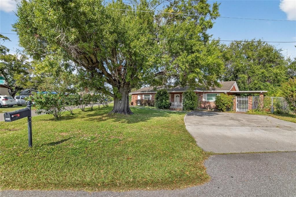 For Sale: $525,000 (3 beds, 2 baths, 1723 Square Feet)