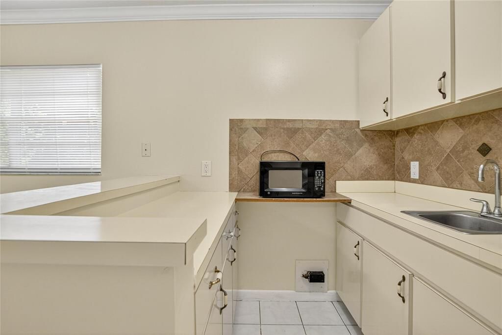 For Sale: $525,000 (3 beds, 2 baths, 1723 Square Feet)