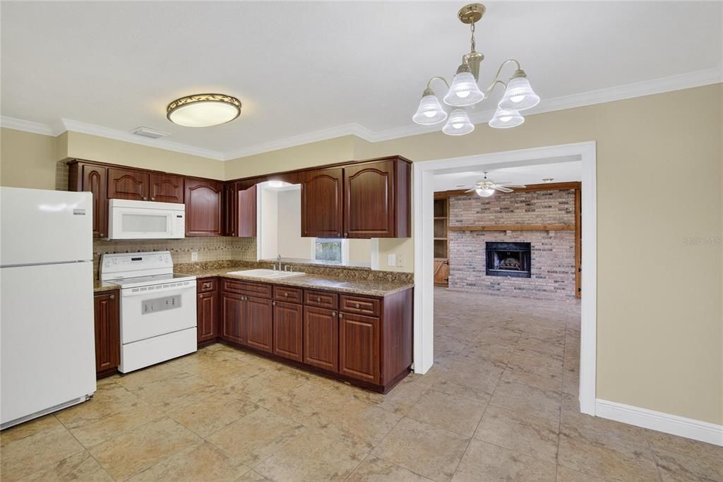 For Sale: $525,000 (3 beds, 2 baths, 1723 Square Feet)