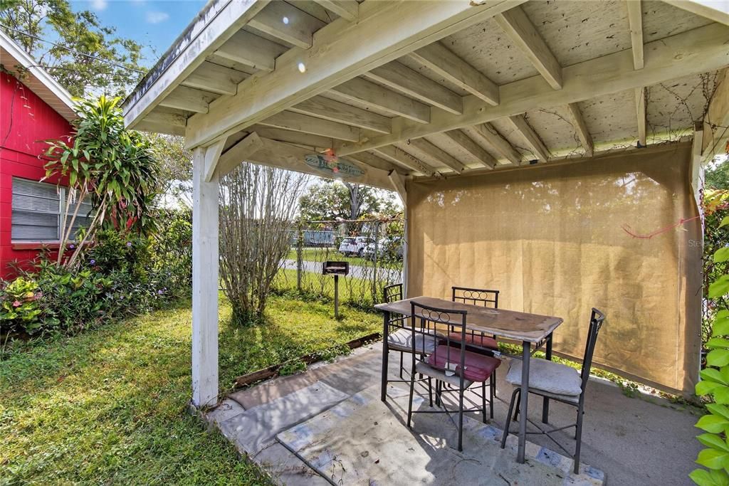 For Sale: $525,000 (3 beds, 2 baths, 1723 Square Feet)