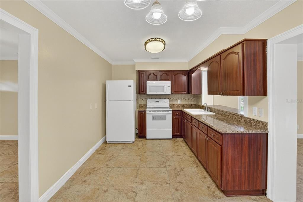 For Sale: $525,000 (3 beds, 2 baths, 1723 Square Feet)