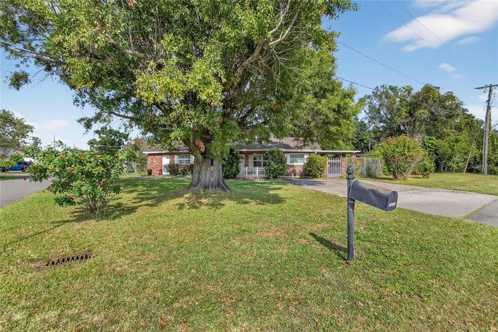For Sale: $525,000 (3 beds, 2 baths, 1723 Square Feet)